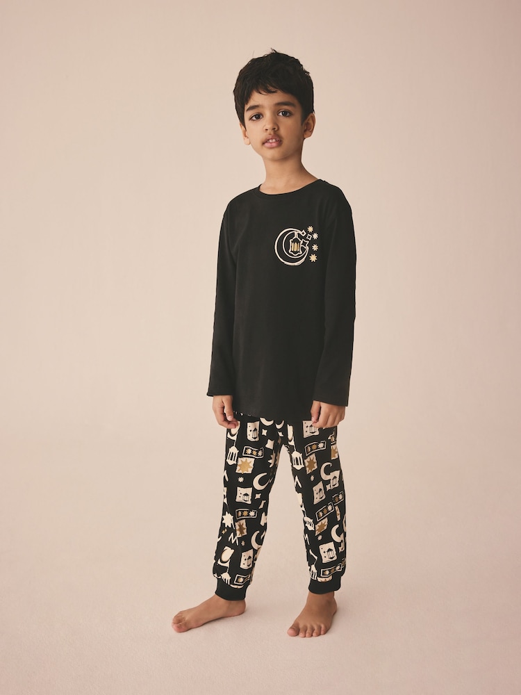 Schwarz - Passender Familien-Pyjama mit entspannter Passform für das Eid-Fest, Einzelstück (9M.–12J.) - Bild 1 von 8 Schwarz - Passender Familien-Pyjama mit entspannter Passform für das Eid-Fest, Einzelstück (9M.–12J.) - Bild 1 von 8