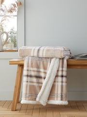 Catherine Lansfield Soft and Cosy Kelso Check Throw - صورة 1 من 4