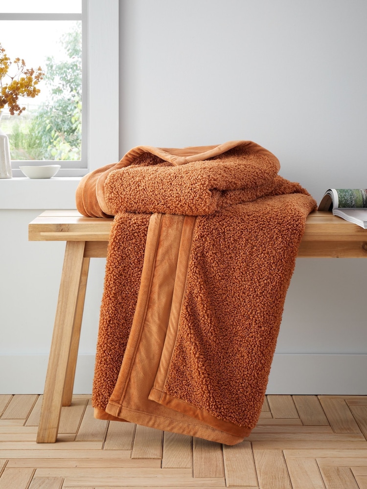 Catherine Lansfield So Soft bouclé sprei - Image 1 of 5