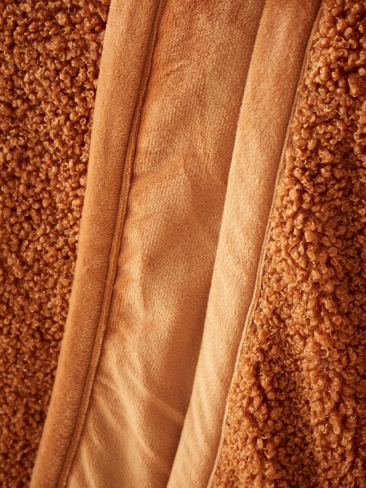 Catherine Lansfield So Soft bouclé sprei - Image 2 of 5