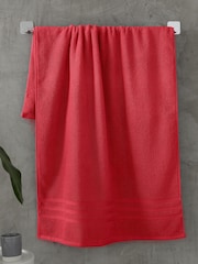 Catherine Lansfield Set of 2 Red 100% Cotton Bath Sheet Towels - Image 1 of 4