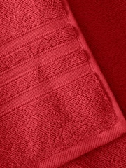 Catherine Lansfield Set of 2 Red 100% Cotton Bath Sheet Towels - Image 3 of 4
