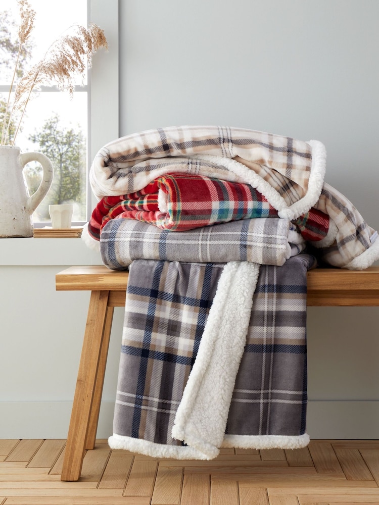 Catherine Lansfield Charcoal Grey Soft and Cosy Kelso Check Throw - Image 5 of 5 Catherine Lansfield Charcoal Grey Soft and Cosy Kelso Check Throw - Image 5 of 5