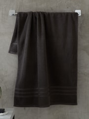 Catherine Lansfield Set of 2 Charcoal Grey 100% Cotton Bath Sheet Towels - Image 1 of 4