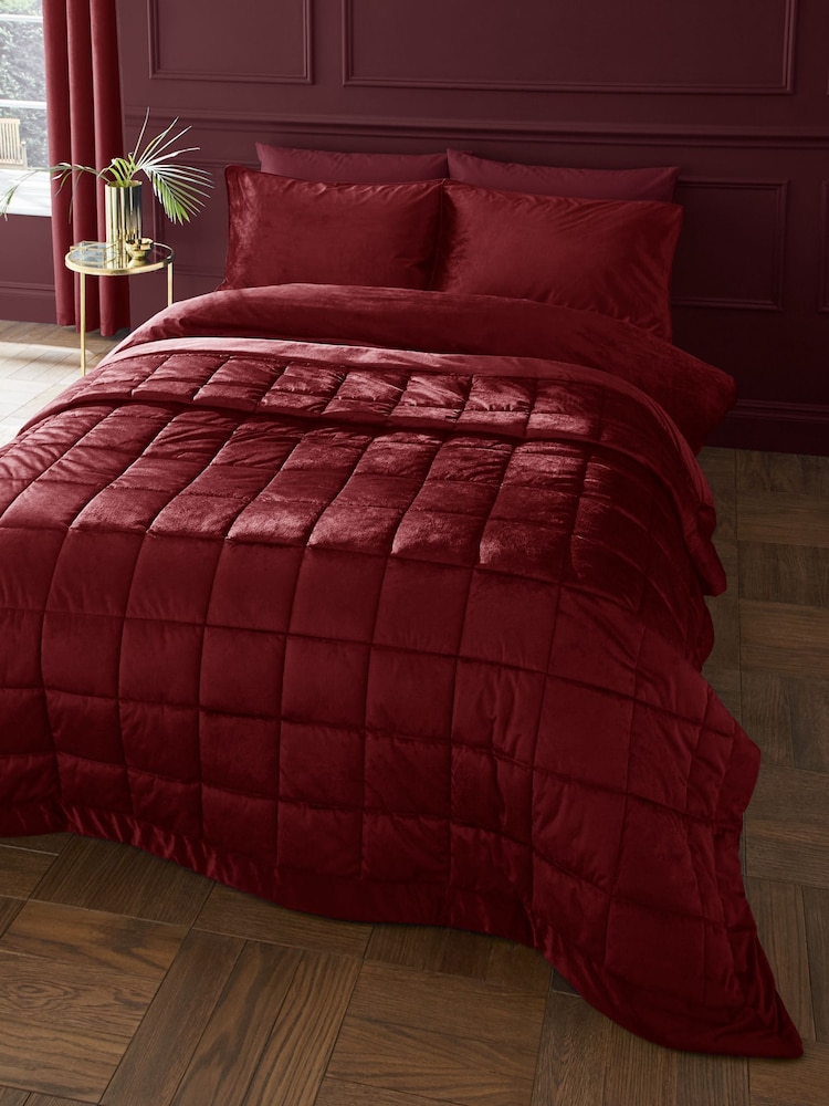 Catherine Lansfield Raspberry Red Kingsley So Soft Matt Velvet Quilted Bedspread - Image 2 of 3