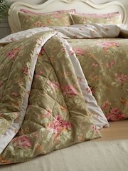 Bridgerton by Catherine Lansfield Green 3.5 Tog Penelope Floral Eiderdown Bedspread - Image 2 of 3