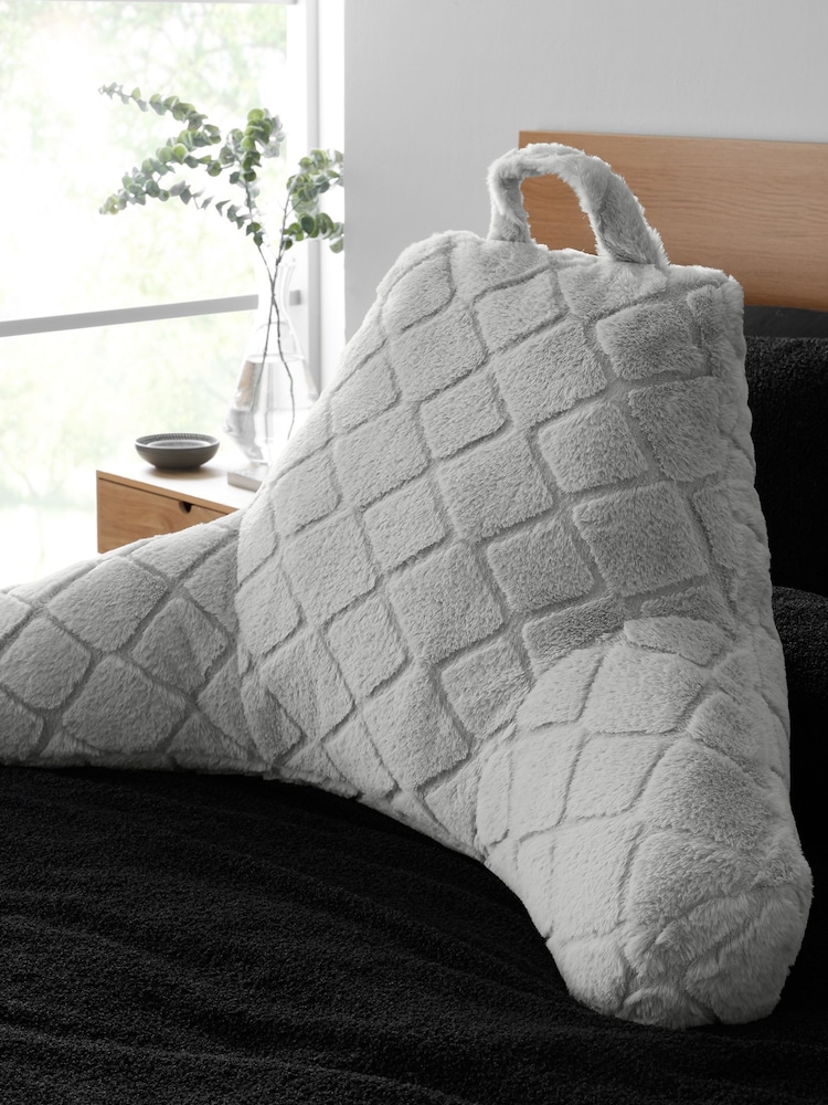 Catherine Lansfield Cosy and Soft Diamond Fleece Cuddle Chair Cushion Cushion - Imagen 1 de 3