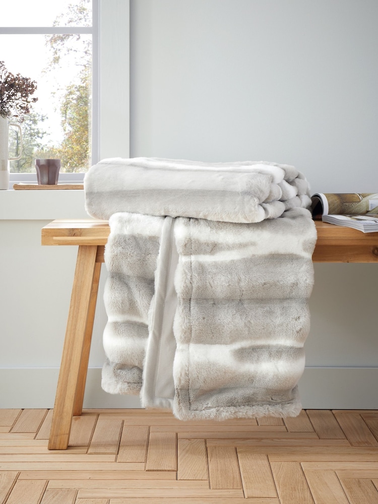 Catherine Lansfield Flint Soft and Cosy Faux Fur Throw - Imagem 1 de 5