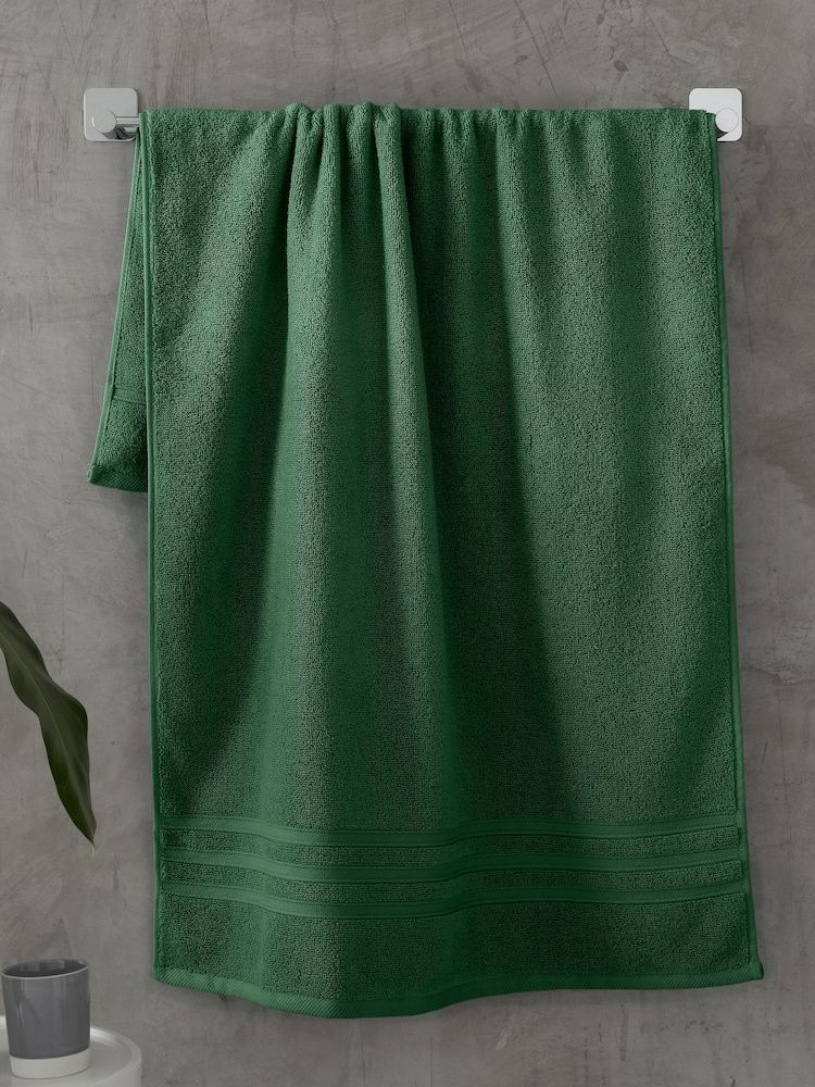 Catherine Lansfield Set of 2 Dark Green 100% Cotton Bath Sheet Towels - Image 1 of 4