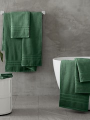Catherine Lansfield Set of 2 Dark Green 100% Cotton Bath Sheet Towels - Image 2 of 4