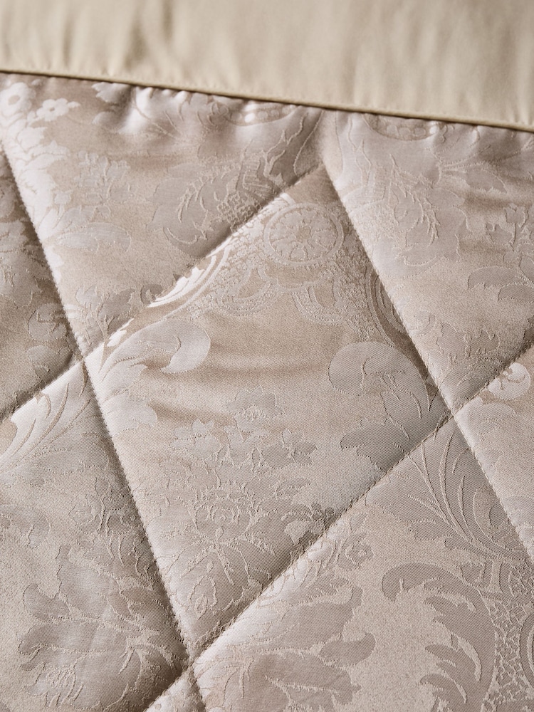 Catherine Lansfield Tagesdecke aus Jacquard-Damast - Bild 2 von 2