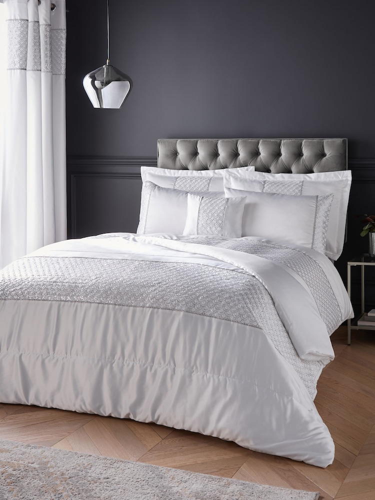 Catherine Lansfield Deco glamour doorgestikte beddensprei met pailletten - Image 1 of 2
