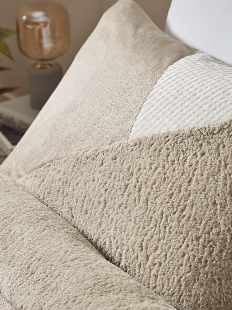 Catherine Lansfield – Larsson – kuscheliges und warmes Bettbezug-Set aus Fleece-Material - Bild 4 von 4 Catherine Lansfield – Larsson – kuscheliges und warmes Bettbezug-Set aus Fleece-Material - Bild 4 von 4