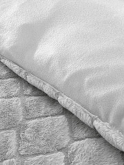 Catherine Lansfield Soft Diamond Cosy and Warm Fleece Duvet Cover Set - Изображение 5 из 5
