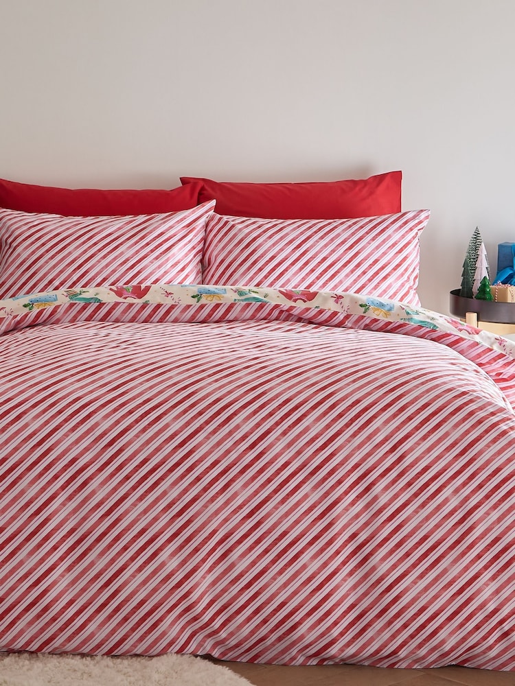 Catherine Lansfield Cream Christmas Jolly Jumper Reversible Duvet Cover Set - Image 2 of 4