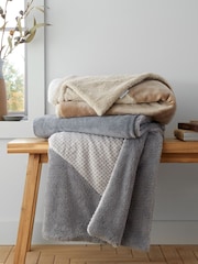 Catherine Lansfield Natural Soft and Cosy Larsson Geo Fleece Throw - Image 4 of 4