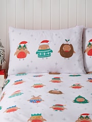 Juego de funda de edredón reversible con diseño navideño de petirrojos de Catherine Lansfield - Imagen 4 de 5