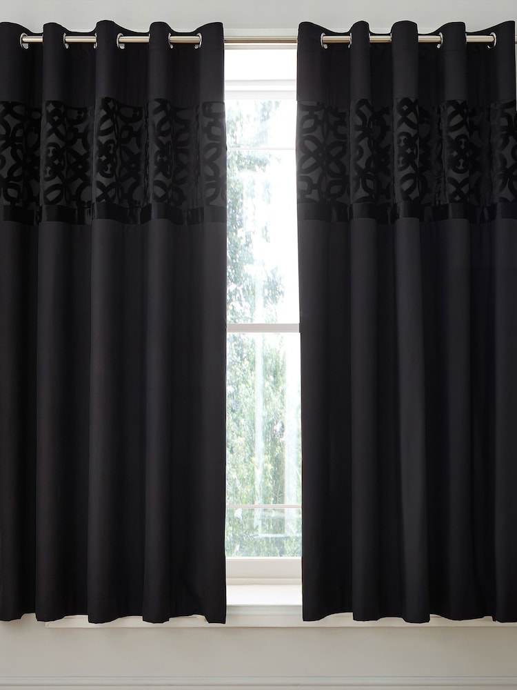 Cortinas de terciopelo con diseño de celosía y forro de Catherine Lansfield - Imagen 1 de 2