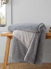 Catherine Lansfield Soft and Cosy Larsson Geo Fleece Throw - Image 1 of 4