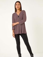 Roman Geometric Print Button Detail Top - Imagen 3 de 5