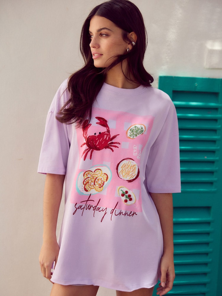 Lilac Purple  Coastal Dinner Front Graphic Relaxed Fit Short Sleeve Seam Detail Skater Style 100% Cotton T-Shirt - Image 2 of 7