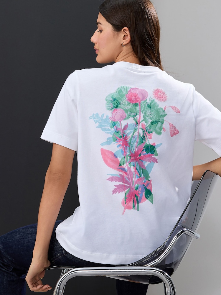 Weiß/Blumengrafik auf der Rückseite - Schweres T-Shirt mit Rundhalsausschnitt - Bild 1 von 8 Weiß/Blumengrafik auf der Rückseite - Schweres T-Shirt mit Rundhalsausschnitt - Bild 1 von 8