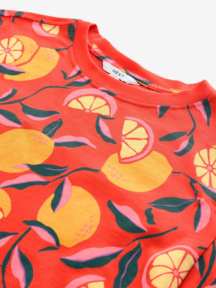 Estampado gráfico de limones rojo - Short Sleeve Crew Neck 100% Cotton T-Shirt - Imagen 2 de 3 Estampado gráfico de limones rojo - Short Sleeve Crew Neck 100% Cotton T-Shirt - Imagen 2 de 3