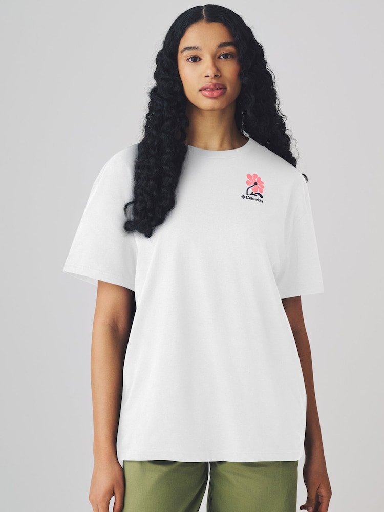 Blanco - Columbia Oversized Rolling Bend Graphic T-Shirt - Imagen 1 de 5