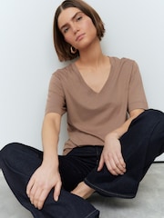 neutre - T-shirt Col en V souple en coton modal - Image 1 of 1