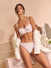 Soutien-gorge balconnet non rembourré Lipsy broderie - Image 3 de 7