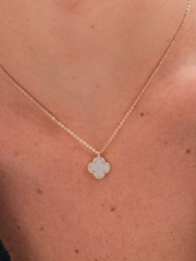 Jon Richard Gold Tone Mother of Pearl Clover Pendant Necklace - Image 2 of 3