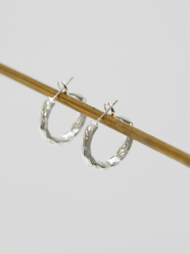 Jon Richard Silver Tone Polished Diamond Cut Hoop Earrings - Image 2 of 4