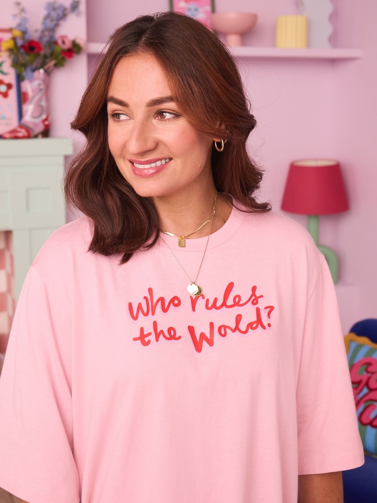 Eleanor Bowmer Pink Who Rules the World 100% Cotton T-Shirt - Image 4 of 5