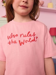 Eleanor Bowmer Pink Who Rules the World Kids 100% Cotton T-Shirt - Imagen 5 de 5