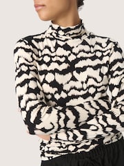 Soaked in Luxury Slhanadi Printed Rollneck Black T-Shirt - Image 4 of 6