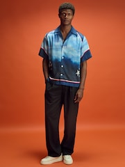 Reiss x McLaren F1 Team Blue Multi McLaren F1 Austin Exclusive Cuban Collar Shirt - Image 3 of 6