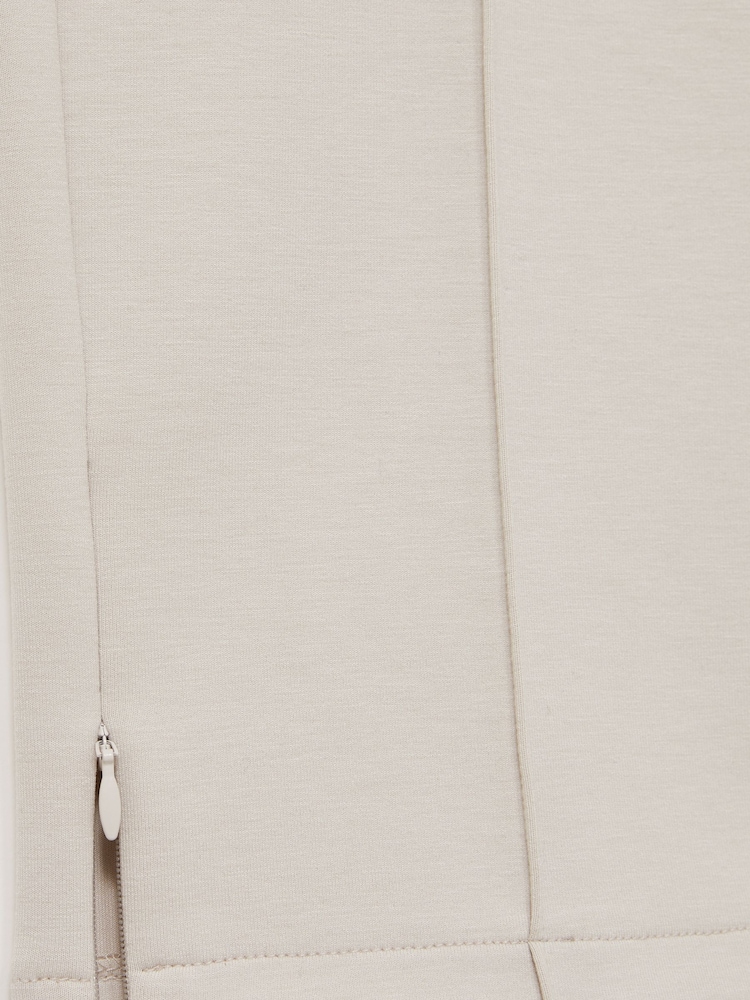 Reiss Off White City Interlock Drawstring Straight-Leg Trousers - Image 7 of 7