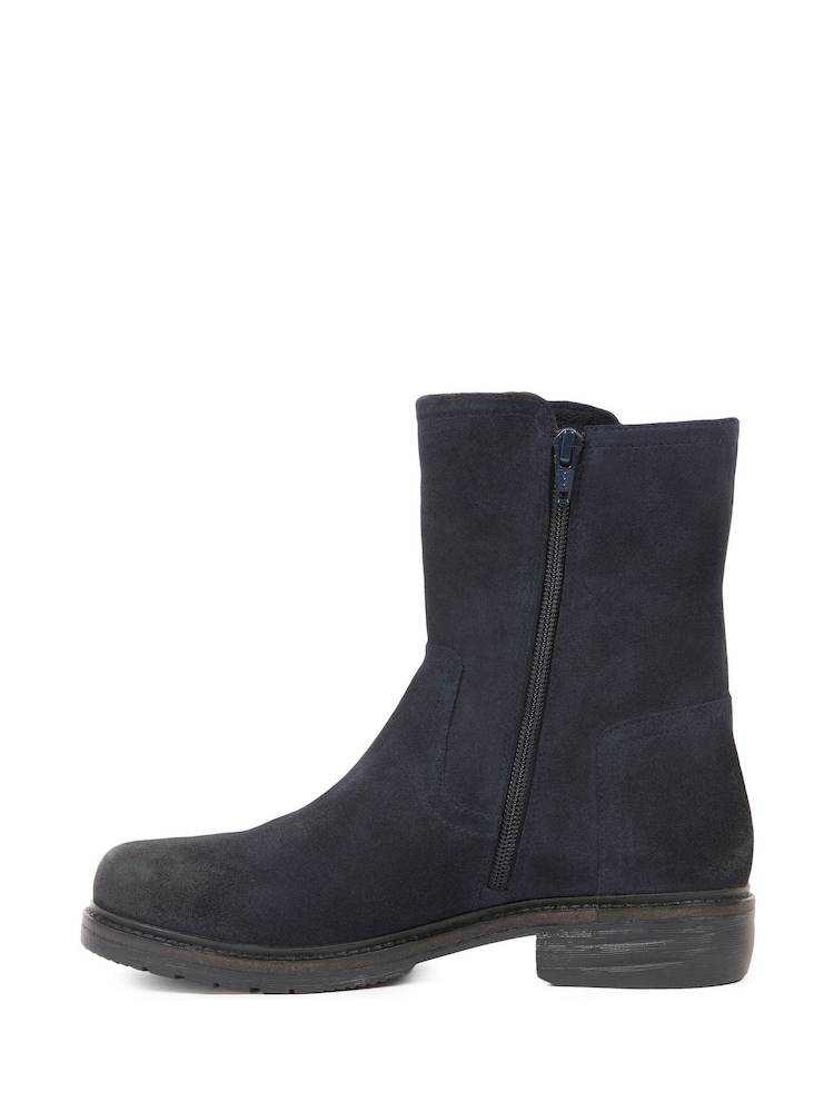 Celtic & Co. Blue Essential Popper Ankle Boots - Bild 2 von 5 Celtic & Co. Blue Essential Popper Ankle Boots - Bild 2 von 5
