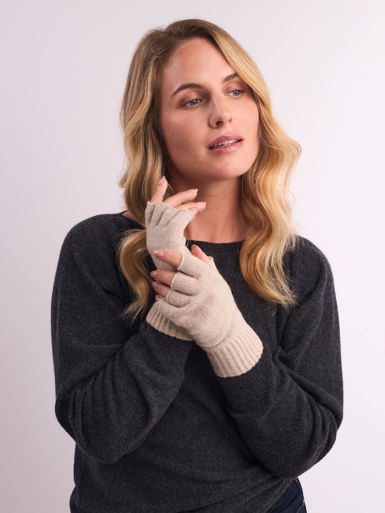 Celtic & Co. Supersoft Fingerless Gloves - Image 2 of 6 Celtic & Co. Supersoft Fingerless Gloves - Image 2 of 6