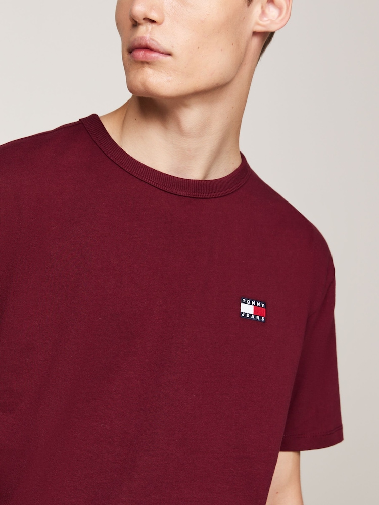 Tommy Jeans Red Regular Fit Badge 100% Cotton T-Shirt - Image 3 of 4