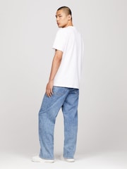 Alb - Tommy Jeans Tricou cu Croială clasică Badge 100% bumbac - Imaginea 2 din 5