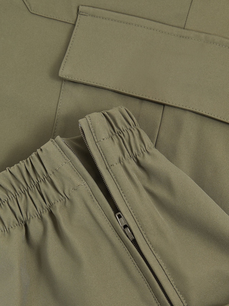 Reiss Olive Lavenham Technical Cargo Drawstring Trousers - Image 7 of 7