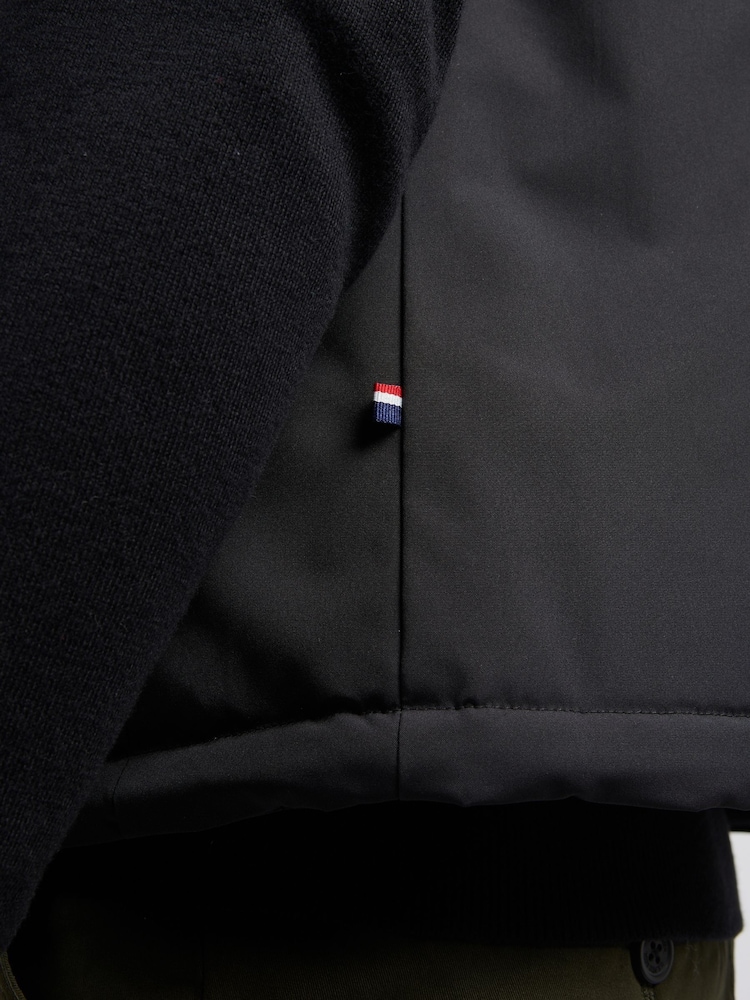 U.S. Polo Assn. Mens Clean Front Quilt Black Gilet - Image 5 of 5