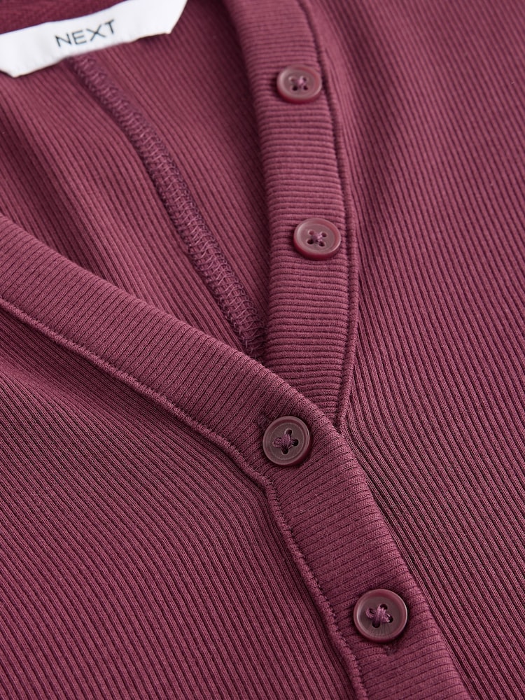 Rojo burdeos - Camiseta de manga larga con cuello panadero y detalle de botones de canalé - Imagen 8 de 8 Rojo burdeos - Camiseta de manga larga con cuello panadero y detalle de botones de canalé - Imagen 8 de 8