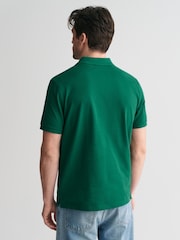 Темно-зеленый - GANT Regular Short Sleeve Shield Logo Pique 100% Cotton Polo Shirt - Image 2 of 4