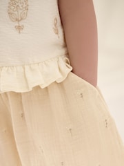 Blumenstickerei in Cremefarbe - Short Sleeve Frill Hem Top and Shorts Set (3mths-7yrs) - Bild 4 von 8
