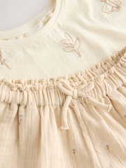 Blumenstickerei in Cremefarbe - Short Sleeve Frill Hem Top and Shorts Set (3mths-7yrs) - Bild 7 von 8
