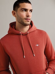 Roșu - GANT Regular-Fit Shield Hoodie - Image 3 of 4