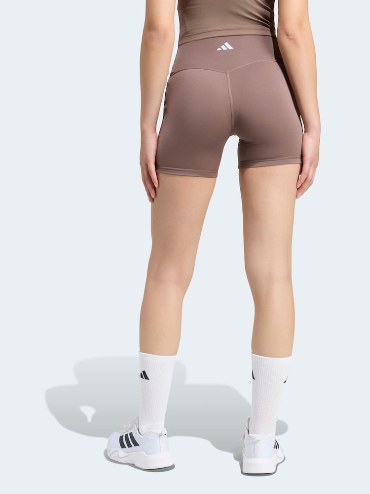 adidas 3 Stripes Studio All Me Booty Short Leggings - Bild 2 von 6 adidas 3 Stripes Studio All Me Booty Short Leggings - Bild 2 von 6