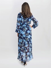 Gina Bacconi, Norma, bedrucktes Maxikleid mit Tulpen-Overlay und Bindegürtel, Blau - Bild 2 von 6